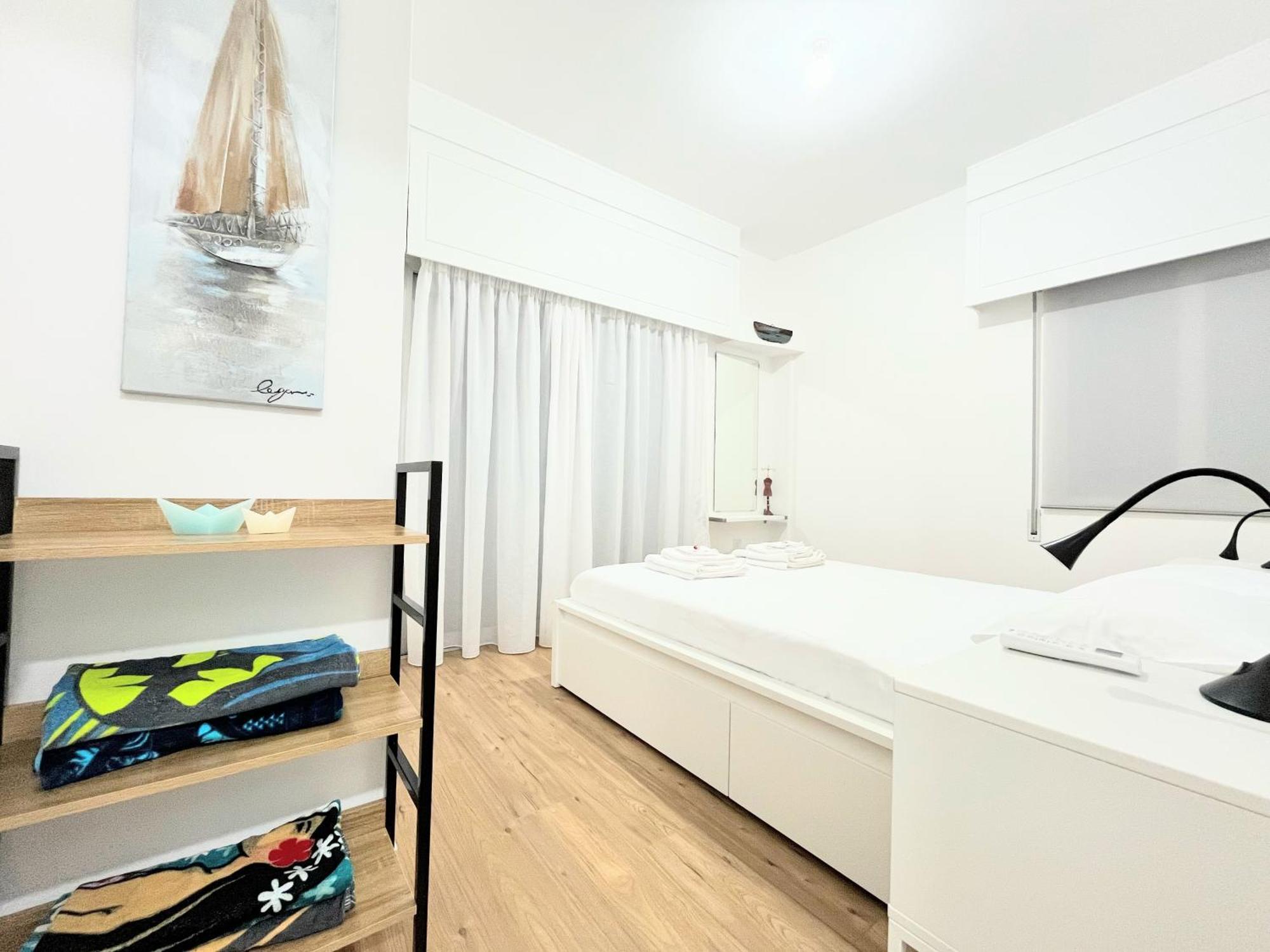Modern Apartment Near Mckenzie Beach Lárnaka Eksteriør bilde