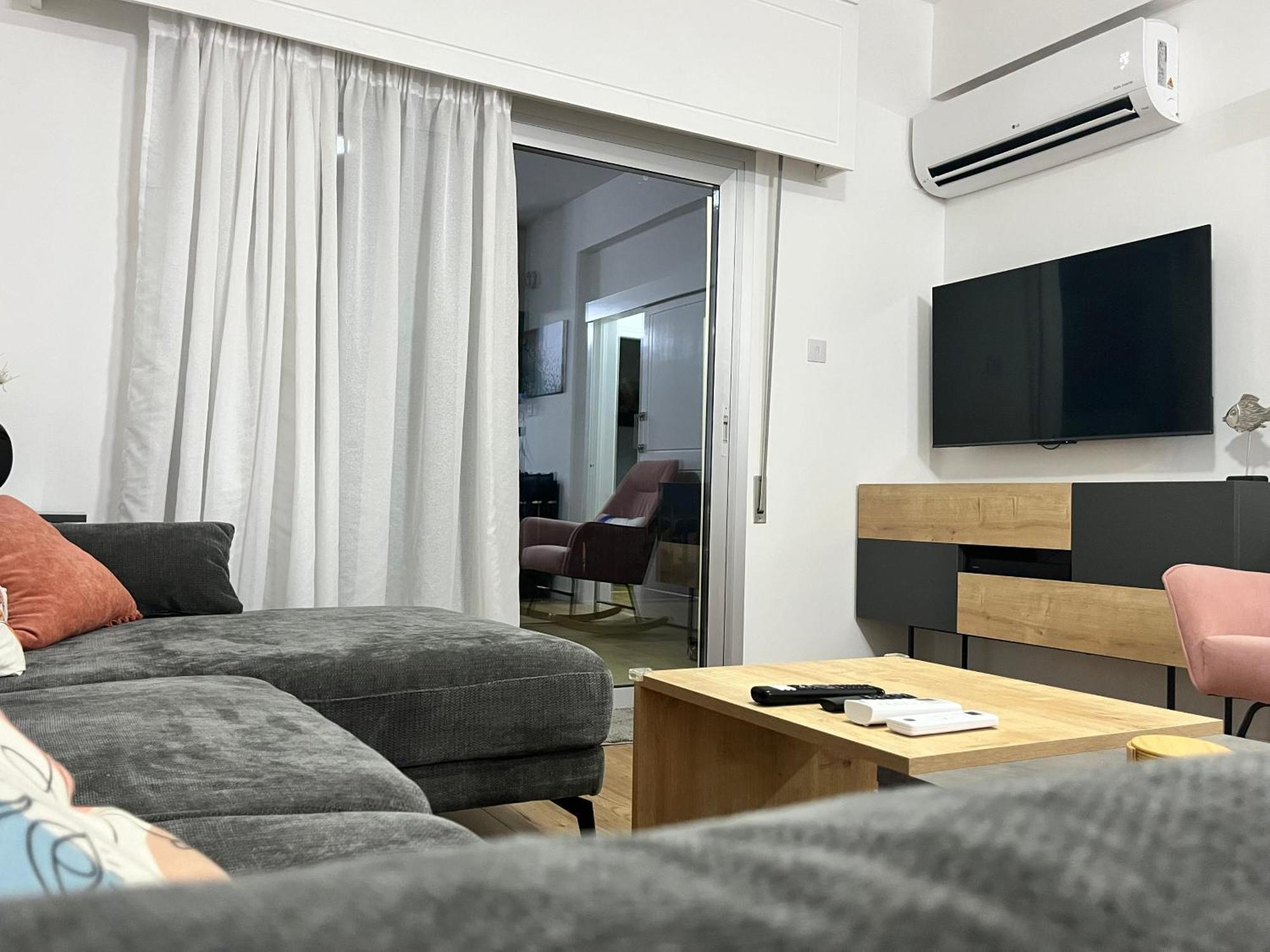 Modern Apartment Near Mckenzie Beach Lárnaka Eksteriør bilde